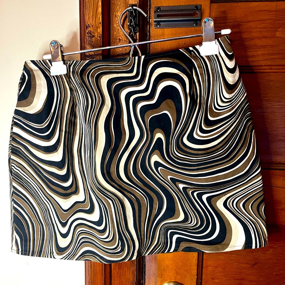 Swirling Neutrals Motel Fitted Mini Skirt